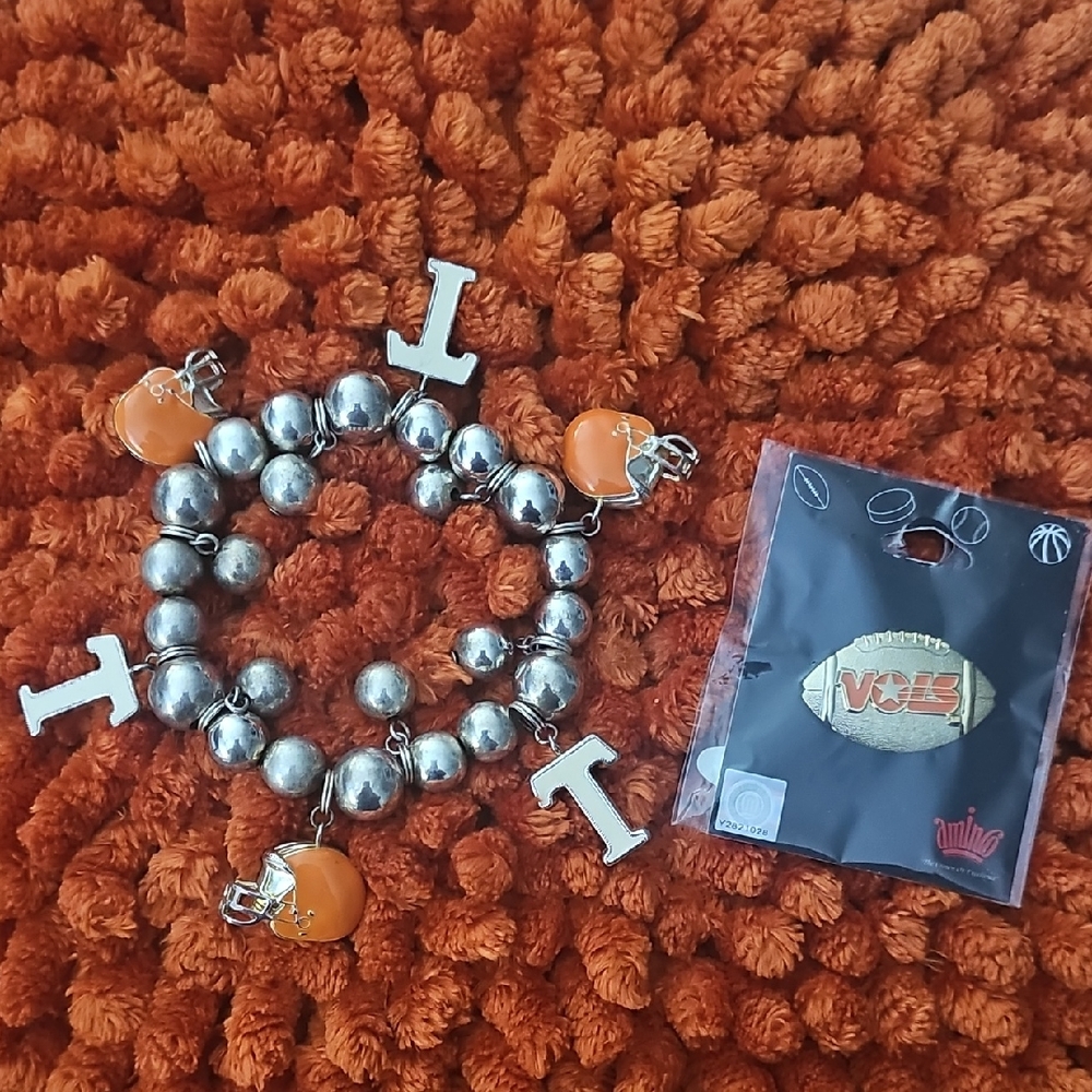 Tennessee Vols Football Pin & Bracelet